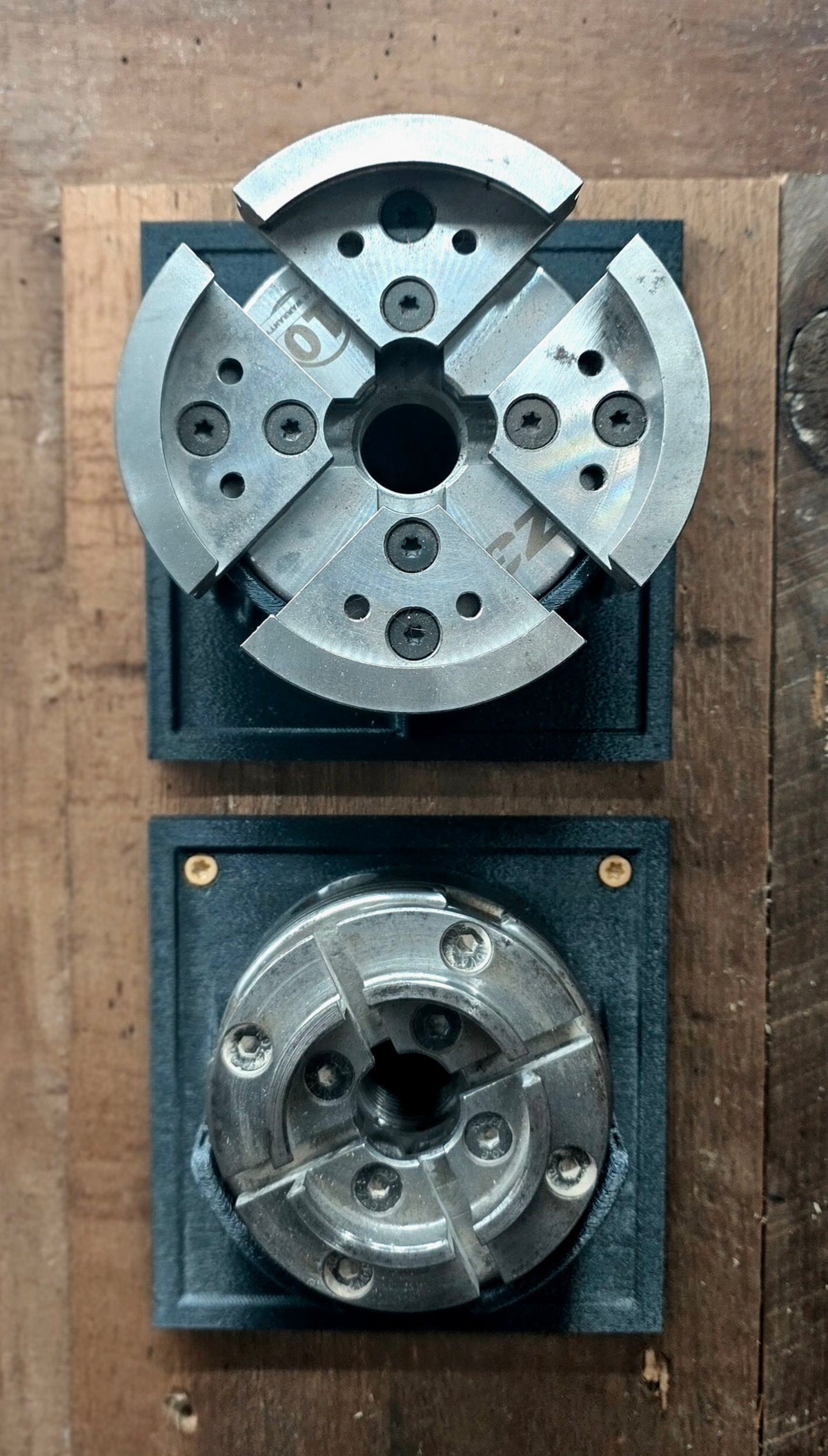 Single Wood Lathe Chuck Wall Mount – Fits 3.5" NOVA Style Chucks